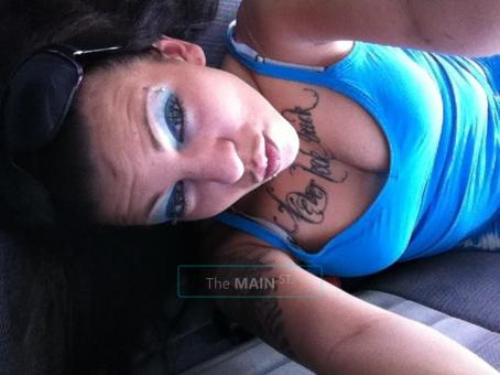 brunette GoDdESs --> CHECK THIS, 22