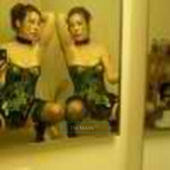 scarlet, 26