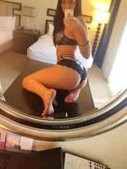 Gorgeous Brunette waiting to Captivate every moment with you, 23