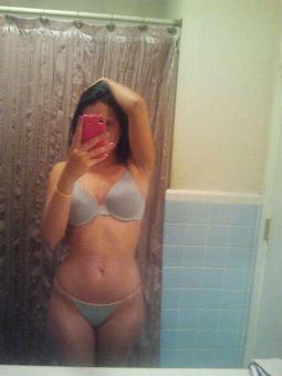 *?*Stunnin italian Busty Brunette Slim Waist BOMBSHELL ? *?*, 21