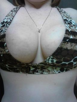 **** New **** Sexy **** Busty ****** Redheaded **** Playmate *******, 28
