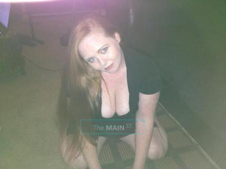 Visiting Vixen ,I can be your Freckled Angel or Red Haired Devil U Decide !, 30