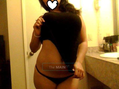 Sexy Big Booty Brunette NEWBiE!*BeMy1st & SHow Me whats its All ABoUt!, 21