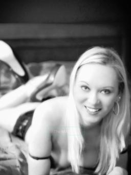 Stunning?? PETITE ??Blonde, 23