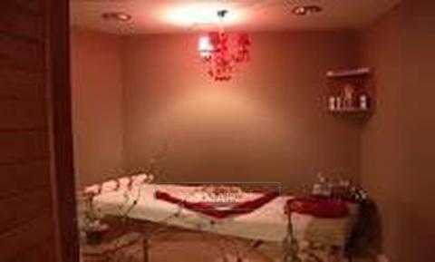 The Best Massage=== Foot Spa ======Relaxing ======== Asian Acupressure, 25