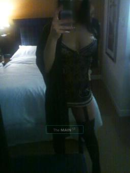 * Long Day? Come Relax w/ a Hot Rub Down by Fun Brunette Bombshell * Available Tonight *, 24