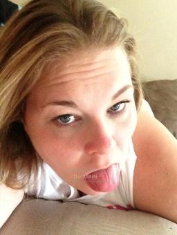 ********* CURVACEOUS BLONDIE *********** PROVIDES ULTIMATE PARTY **********, 25