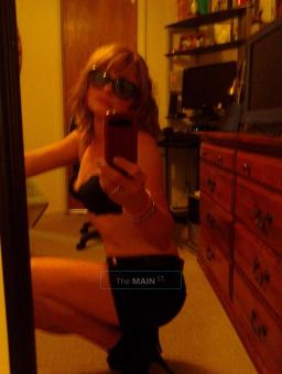 Erotic and sexy... BODY RUBS - humpday half hour specials!, 37