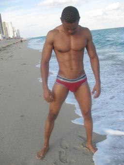 NEW NUEVO Mike Tall Muscular Top -- Alto Muscular Top Mulato- Cubano, 25