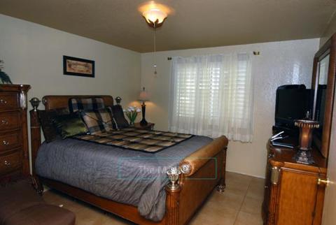 450 month Room For Rent all Professional 420 friendly, 40