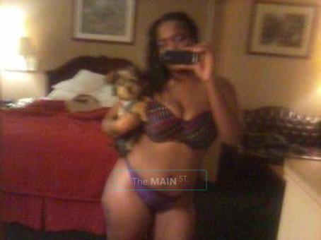 2 girls at the same time, 25