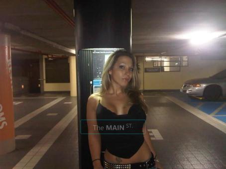 mmm DrEaMy .. petite, sexy AVAILABLE now or later!! 100 bOnEs SPECIAL, 25