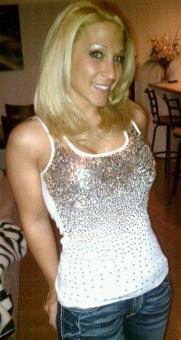 mmm DrEaMy .. petite, sexy AVAILABLE now or later!! 100 bOnEs SPECIAL, 25