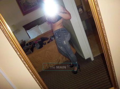 Seductive bedroom eyes, with SEXY HOURGLASS shaped body! Big booty! Well reviewed!, 19