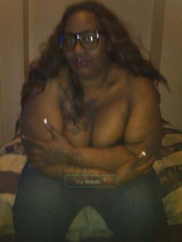 WATER works ya thick queen Mz.diamond 50 dollar sp come dip into my H O N E Y N U T T$$, 22