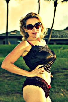 TWO WOMEN & YOU - with a EUROPEAN HOTTIE & a BLOND KUGAR - limited time on Oahu!