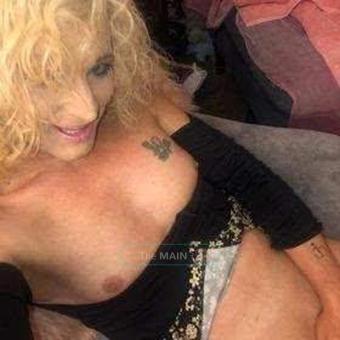 Transsexual hottie available discreet and clean just for you, 38