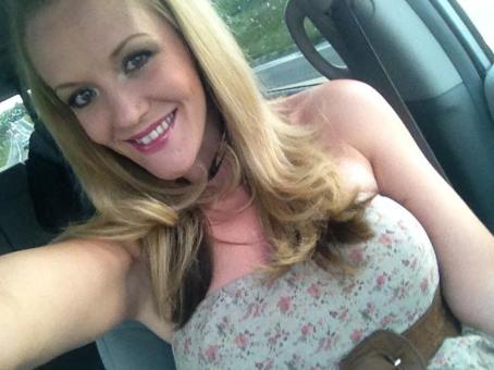 Fantasy dreamgirl seeks sugar daddy for playtime and pampering, 31