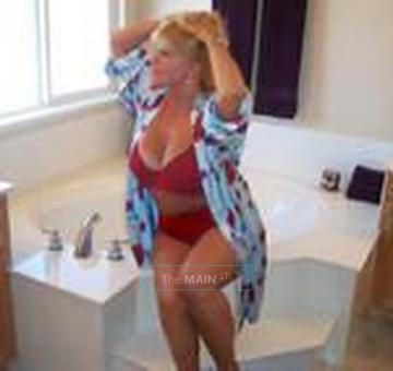VERY BUSTY --- ★ ★ â€” HOT MATURE BLONDE â€” ★ ★ $100 HH ★, 33