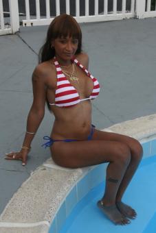 its Cherokee / slim & sexy & petite / new VA beach photos / real Haliwa-Saponi indian, 27