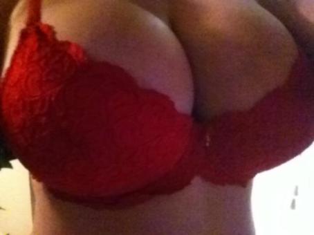 THUR-SAT! INTERACTIVE Completely NUDE B2B NURUSlide + MORE & XMovie w/FF Breasted CandyCurves, 39