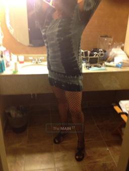 @ last a ReAl woman, genuine mIlF!! 38D, cUrVEY 5"10 , intelligent , sweet, mature, iNdEpEdeNT:), 46