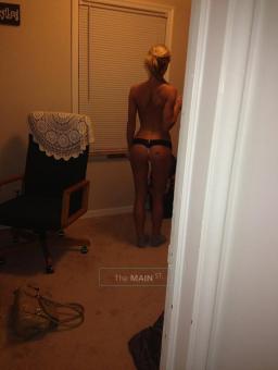 body rubs by a pretty blonde, 28