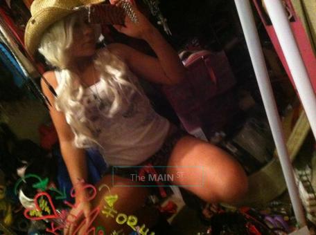 Looking for The PERFECT Hottie 2 Spend Some Time With?..., 30