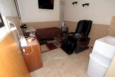 "Your JOURNEY begins HERE" Be PAMPERED and RELAX in luxury! 3 to 9 discount Mention ad., 23