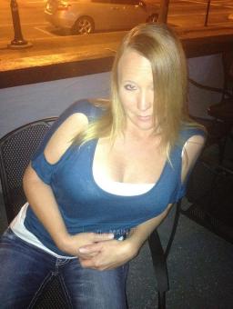 *HOT BLONDE CHIC to take away your stress*, 31