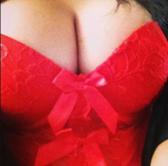 â€¢â€¢â€¢ VISITING â€¢â€¢â€¢â€¢â€¢â€¢â€¢ Curvy Island Beauty â€¢â€¢â€¢ VISITING â€¢â€¢â€¢â€¢