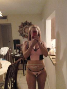 Hot Green Eyed girl PLAYMATE MODEL .... Private incall n independent !! Blonde long hair, 42