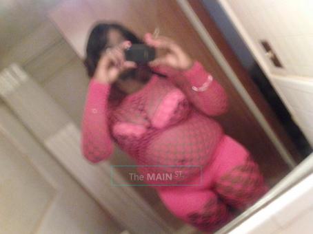 warning freaky gurl ready an available 3136583373, 25