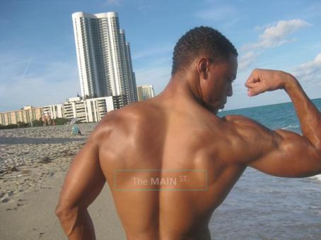 NEW NUEVO Mike Tall Muscular Top -- Alto Muscular Top Mulato- Cubano, 25
