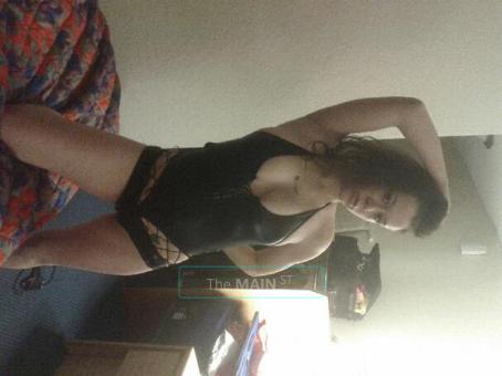 gorgeous petite brunette. ins, 25