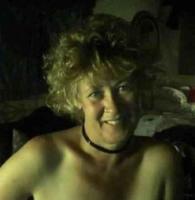 A submissive woman, 47