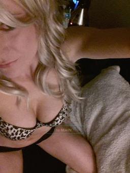 New Look, New Pics! Louisvilles Fave Blonde, 27