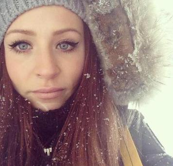 Brunette beauty, spend your time with me :), 21