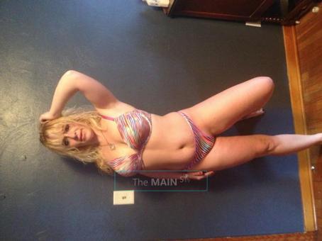 Lookin for company? Jacuzzi session with hot girls to help u relax, 18