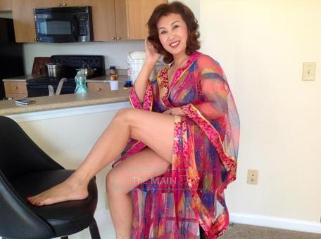 Sweetie Chinese girl, first time in Charlotte, brings you unforgettable TANTRA massage, 26