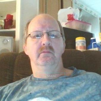 Mature male providing FREE sensual massage