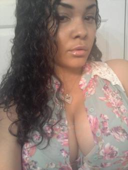 Sexy women with magical hands :)