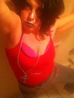 @ last a ReAl woman, genuine mIlF!! 38D, cUrVEY 5"10 , intelligent , sweet, mature, iNdEpEdeNT:), 46