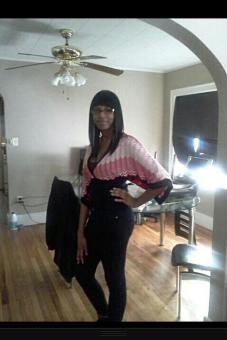 Body rubs plus more !! 8108446333 choose from different chicks NOT AN ESCORT!!!, 23