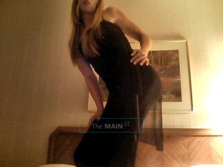 734-858-9389 little hottie w/ a body, long red hair, long soft leggs, blue eyes, 23