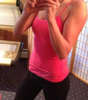 OutCalls and Gentleman only Call Hannah for warm coconut oil bodyrub