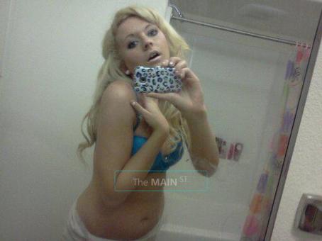 College Babe Looking For some fun ((; Hope to see you soon!, 19