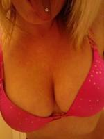 **** ReaL & ReVieWeD **** HoTT SeXXii BLoNDe BaRBiE **** LeTs HaVe SoMe FuN !!! ****, 22