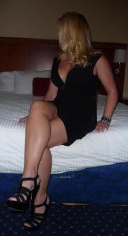 Blond, Blue Eyed Sexy MILF & Fetish Queen - PreBooking Suggested, 40