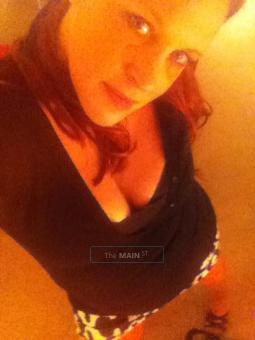 Wild red haired beauty and experienced its sexy time at my new incall location, 32